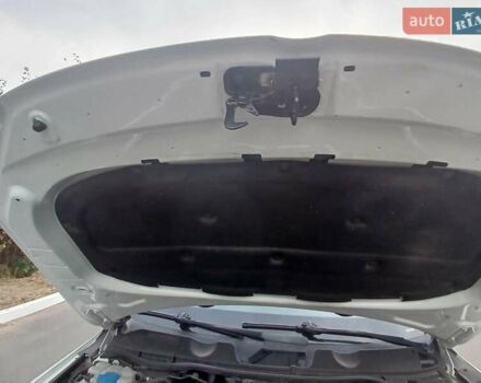 Белый Фольксваген Туарег, объемом двигателя 3 л и пробегом 170 тыс. км за 24900 $, фото 51 на Automoto.ua