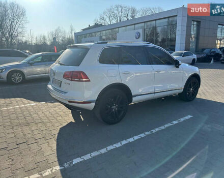 Белый Фольксваген Туарег, объемом двигателя 2.97 л и пробегом 240 тыс. км за 25000 $, фото 12 на Automoto.ua