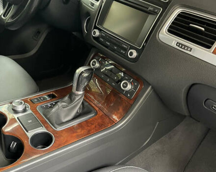 Белый Фольксваген Туарег, объемом двигателя 2.97 л и пробегом 208 тыс. км за 21800 $, фото 49 на Automoto.ua