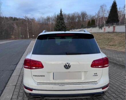 Білий Фольксваген Туарег, об'ємом двигуна 3 л та пробігом 182 тис. км за 15000 $, фото 3 на Automoto.ua