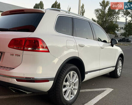 Белый Фольксваген Туарег, объемом двигателя 2.97 л и пробегом 208 тыс. км за 21800 $, фото 11 на Automoto.ua