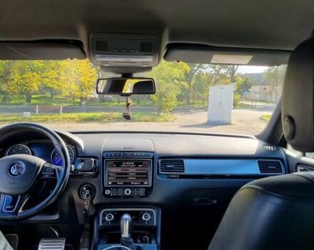 Белый Фольксваген Туарег, объемом двигателя 2.97 л и пробегом 230 тыс. км за 30000 $, фото 50 на Automoto.ua