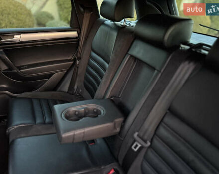 Білий Фольксваген Туарег, об'ємом двигуна 4.13 л та пробігом 197 тис. км за 27000 $, фото 24 на Automoto.ua