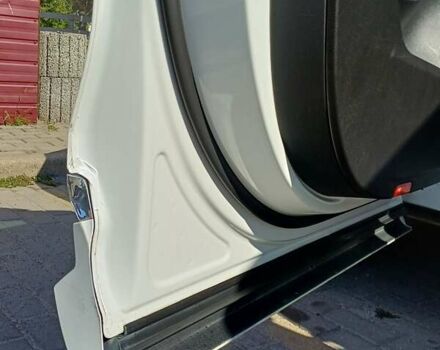 Белый Фольксваген Туарег, объемом двигателя 3 л и пробегом 225 тыс. км за 27700 $, фото 16 на Automoto.ua