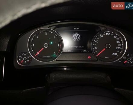 Белый Фольксваген Туарег, объемом двигателя 3 л и пробегом 225 тыс. км за 27700 $, фото 23 на Automoto.ua