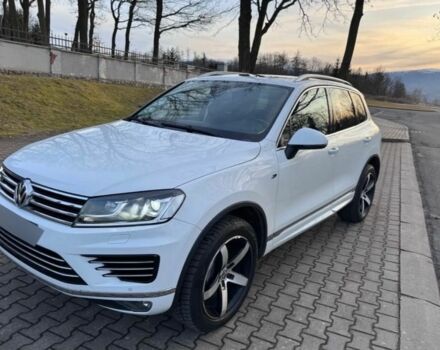 Білий Фольксваген Туарег, об'ємом двигуна 3 л та пробігом 182 тис. км за 15000 $, фото 1 на Automoto.ua