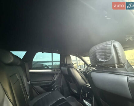 Білий Фольксваген Туарег, об'ємом двигуна 2.98 л та пробігом 287 тис. км за 24250 $, фото 26 на Automoto.ua