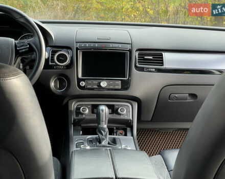 Білий Фольксваген Туарег, об'ємом двигуна 3 л та пробігом 199 тис. км за 35500 $, фото 18 на Automoto.ua