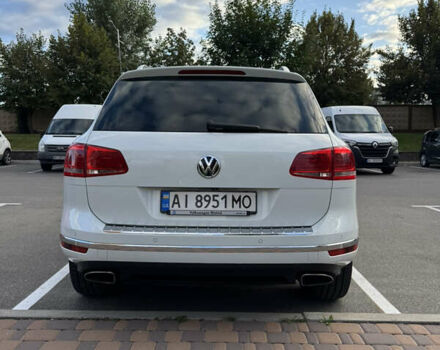 Білий Фольксваген Туарег, об'ємом двигуна 2.97 л та пробігом 228 тис. км за 29500 $, фото 4 на Automoto.ua