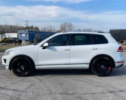 Белый Фольксваген Туарег, объемом двигателя 0 л и пробегом 31 тыс. км за 16000 $, фото 1 на Automoto.ua