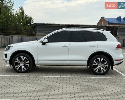 Білий Фольксваген Туарег, об'ємом двигуна 3 л та пробігом 135 тис. км за 32900 $, фото 7 на Automoto.ua