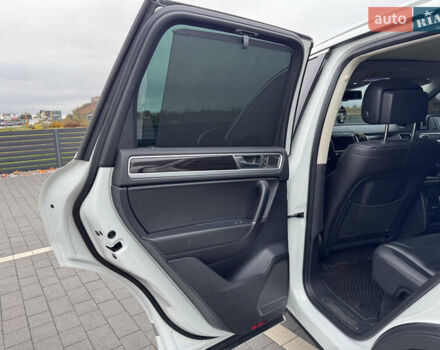 Фольксваген Туарег 2016 в Мукачеве на Automoto.ua Белый Фольксваген Туарег, объемом двигателя 3 л и пробегом 238 тыс. км за 22500 $, фото 21 на Automoto.ua