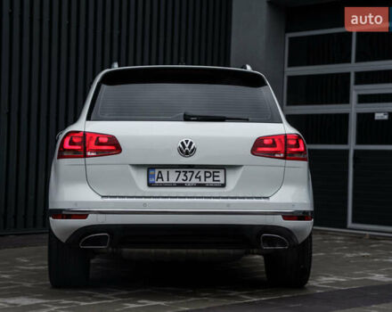 Белый Фольксваген Туарег, объемом двигателя 2.97 л и пробегом 120 тыс. км за 32000 $, фото 6 на Automoto.ua