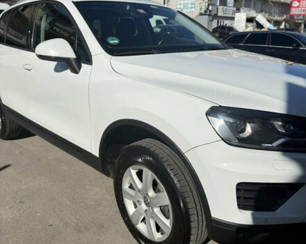 Білий Фольксваген Туарег, об'ємом двигуна 2.97 л та пробігом 265 тис. км за 25500 $, фото 5 на Automoto.ua