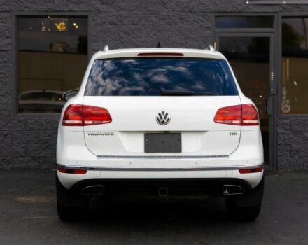 Білий Фольксваген Туарег, об'ємом двигуна 3 л та пробігом 76 тис. км за 12300 $, фото 3 на Automoto.ua