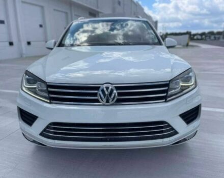 Белый Фольксваген Туарег, объемом двигателя 3.6 л и пробегом 71 тыс. км за 7500 $, фото 1 на Automoto.ua