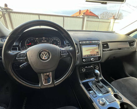 Білий Фольксваген Туарег, об'ємом двигуна 2.97 л та пробігом 300 тис. км за 21900 $, фото 35 на Automoto.ua