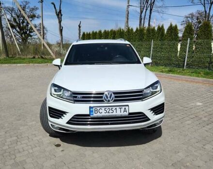 Белый Фольксваген Туарег, объемом двигателя 2.97 л и пробегом 269 тыс. км за 26900 $, фото 1 на Automoto.ua