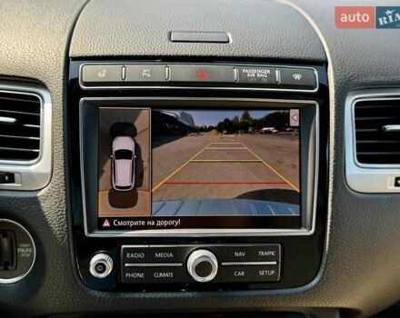 Белый Фольксваген Туарег, объемом двигателя 2.97 л и пробегом 172 тыс. км за 31500 $, фото 29 на Automoto.ua