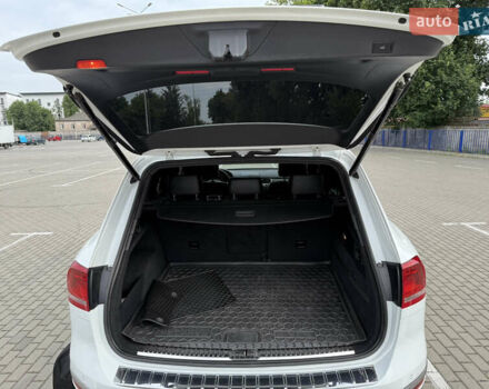 Білий Фольксваген Туарег, об'ємом двигуна 3 л та пробігом 135 тис. км за 32900 $, фото 35 на Automoto.ua