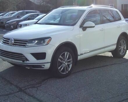 Белый Фольксваген Туарег, объемом двигателя 3.6 л и пробегом 80 тыс. км за 7900 $, фото 2 на Automoto.ua