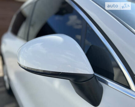 Білий Фольксваген Туарег, об'ємом двигуна 2.97 л та пробігом 300 тис. км за 21900 $, фото 16 на Automoto.ua