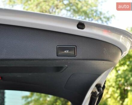 Белый Фольксваген Туарег, объемом двигателя 2.97 л и пробегом 263 тыс. км за 23000 $, фото 7 на Automoto.ua