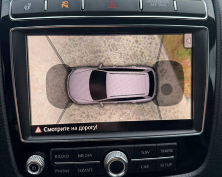 Білий Фольксваген Туарег, об'ємом двигуна 3 л та пробігом 131 тис. км за 34800 $, фото 17 на Automoto.ua