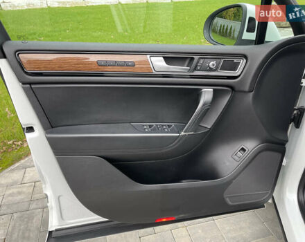 Фольксваген Туарег 2016 в Луцке на Automoto.ua Белый Фольксваген Туарег, объемом двигателя 2.97 л и пробегом 146 тыс. км за 33800 $, фото 28 на Automoto.ua