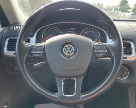 Белый Фольксваген Туарег, объемом двигателя 0 л и пробегом 31 тыс. км за 16000 $, фото 9 на Automoto.ua