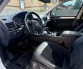Фольксваген Туарег 2016 в Киеве на Automoto.ua Белый Фольксваген Туарег, объемом двигателя 3 л и пробегом 180 тыс. км за 22500 $, фото 34 на Automoto.ua