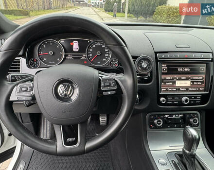 Белый Фольксваген Туарег, объемом двигателя 2.97 л и пробегом 418 тыс. км за 22900 $, фото 20 на Automoto.ua