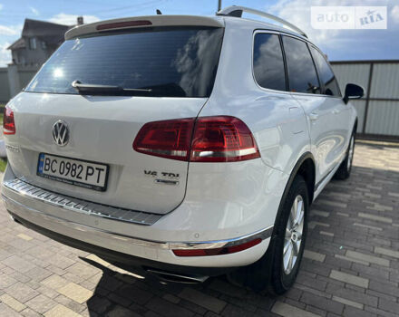 Білий Фольксваген Туарег, об'ємом двигуна 2.97 л та пробігом 300 тис. км за 21900 $, фото 8 на Automoto.ua