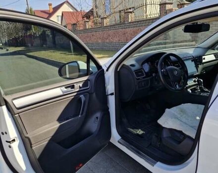 Фольксваген Туарег 2016 в Киеве на Automoto.ua Белый Фольксваген Туарег, объемом двигателя 3 л и пробегом 180 тыс. км за 22500 $, фото 1 на Automoto.ua