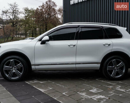 Белый Фольксваген Туарег, объемом двигателя 2.97 л и пробегом 120 тыс. км за 32000 $, фото 4 на Automoto.ua