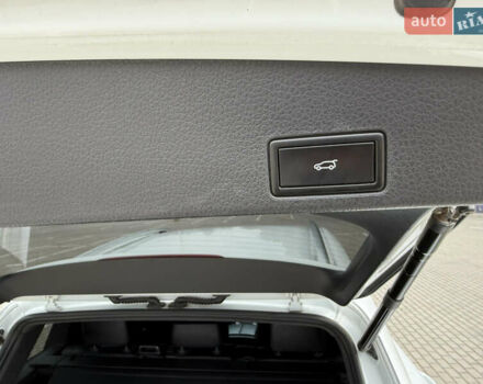 Білий Фольксваген Туарег, об'ємом двигуна 3 л та пробігом 135 тис. км за 32900 $, фото 37 на Automoto.ua