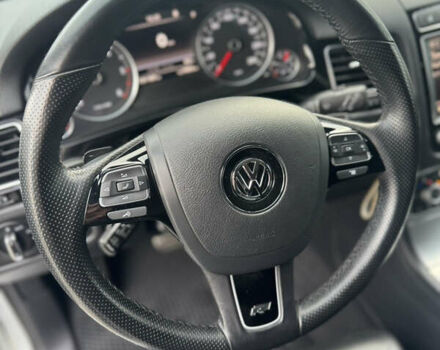 Білий Фольксваген Туарег, об'ємом двигуна 3 л та пробігом 131 тис. км за 34800 $, фото 12 на Automoto.ua