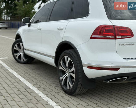Білий Фольксваген Туарег, об'ємом двигуна 3 л та пробігом 135 тис. км за 32900 $, фото 13 на Automoto.ua