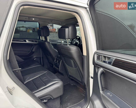 Фольксваген Туарег 2016 в Мукачеве на Automoto.ua Белый Фольксваген Туарег, объемом двигателя 3 л и пробегом 238 тыс. км за 22500 $, фото 27 на Automoto.ua