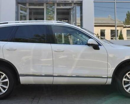 Белый Фольксваген Туарег, объемом двигателя 2.97 л и пробегом 263 тыс. км за 23000 $, фото 11 на Automoto.ua