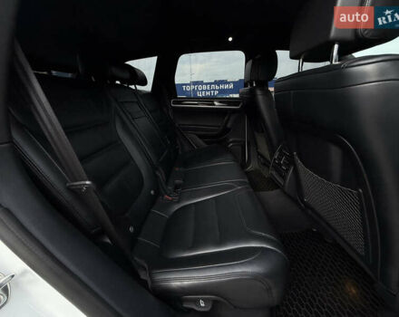 Білий Фольксваген Туарег, об'ємом двигуна 3 л та пробігом 135 тис. км за 32900 $, фото 40 на Automoto.ua