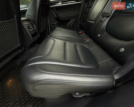 Білий Фольксваген Туарег, об'ємом двигуна 3 л та пробігом 135 тис. км за 32900 $, фото 33 на Automoto.ua