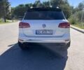 Белый Фольксваген Туарег, объемом двигателя 2.97 л и пробегом 153 тыс. км за 29900 $, фото 2 на Automoto.ua