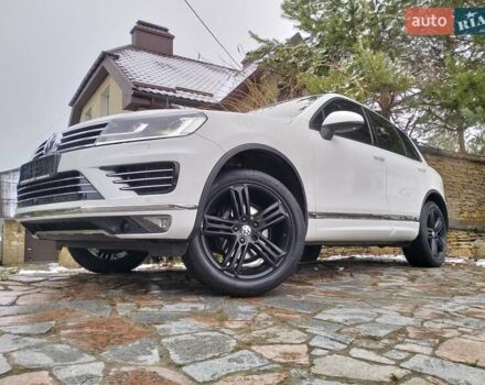 Белый Фольксваген Туарег, объемом двигателя 3 л и пробегом 183 тыс. км за 28700 $, фото 5 на Automoto.ua