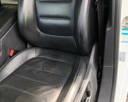 Білий Фольксваген Туарег, об'ємом двигуна 3 л та пробігом 222 тис. км за 24999 $, фото 23 на Automoto.ua