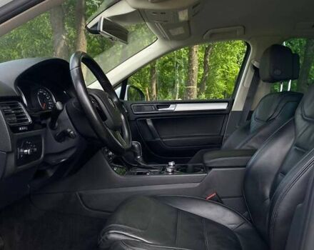 Білий Фольксваген Туарег, об'ємом двигуна 3 л та пробігом 222 тис. км за 24999 $, фото 6 на Automoto.ua