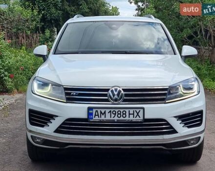 Белый Фольксваген Туарег, объемом двигателя 2.97 л и пробегом 237 тыс. км за 31000 $, фото 2 на Automoto.ua