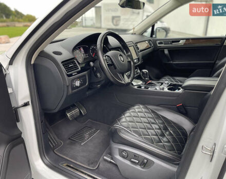 Фольксваген Туарег 2016 в Луцке на Automoto.ua Белый Фольксваген Туарег, объемом двигателя 2.97 л и пробегом 146 тыс. км за 33800 $, фото 24 на Automoto.ua