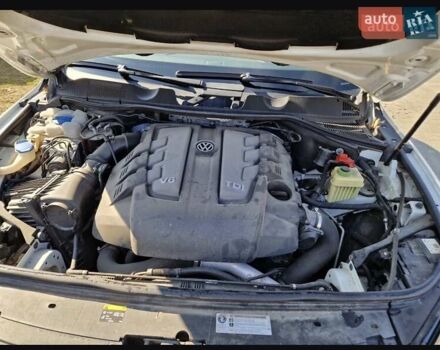 Фольксваген Туарег 2016 в Киеве на Automoto.ua Белый Фольксваген Туарег, объемом двигателя 3 л и пробегом 180 тыс. км за 22500 $, фото 16 на Automoto.ua