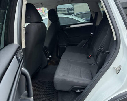 Білий Фольксваген Туарег, об'ємом двигуна 2.97 л та пробігом 270 тис. км за 23500 $, фото 13 на Automoto.ua